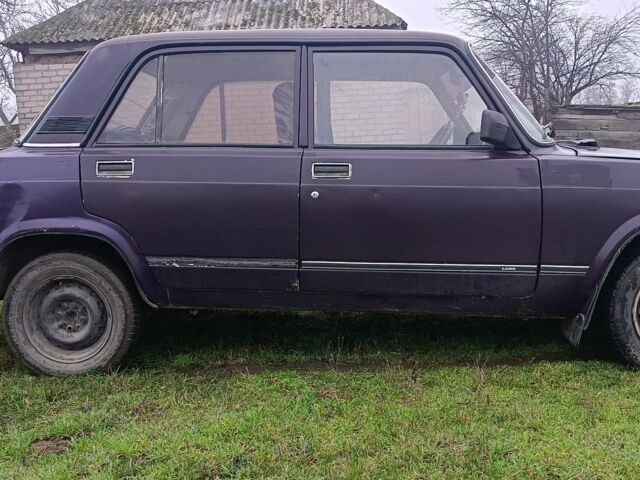 Фиолетовый ВАЗ 2107, объемом двигателя 1.5 л и пробегом 270 тыс. км за 710 $, фото 4 на Automoto.ua