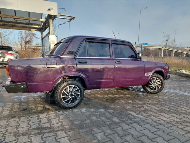 Фиолетовый ВАЗ 2107, объемом двигателя 1.5 л и пробегом 70 тыс. км за 1600 $, фото 3 на Automoto.ua