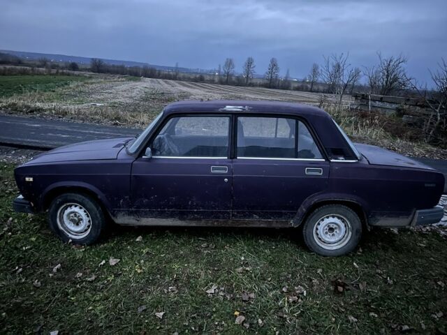 Фиолетовый ВАЗ 2107, объемом двигателя 1.5 л и пробегом 100 тыс. км за 500 $, фото 2 на Automoto.ua