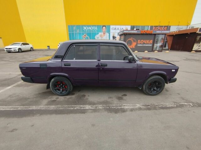 Фиолетовый ВАЗ 2107, объемом двигателя 1.5 л и пробегом 2 тыс. км за 1000 $, фото 2 на Automoto.ua