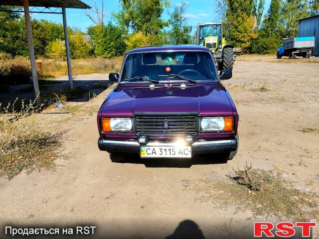 Фиолетовый ВАЗ 2107, объемом двигателя 1.5 л и пробегом 100 тыс. км за 1150 $, фото 3 на Automoto.ua