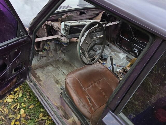 Фіолетовий ВАЗ 2107, об'ємом двигуна 0 л та пробігом 70 тис. км за 357 $, фото 4 на Automoto.ua