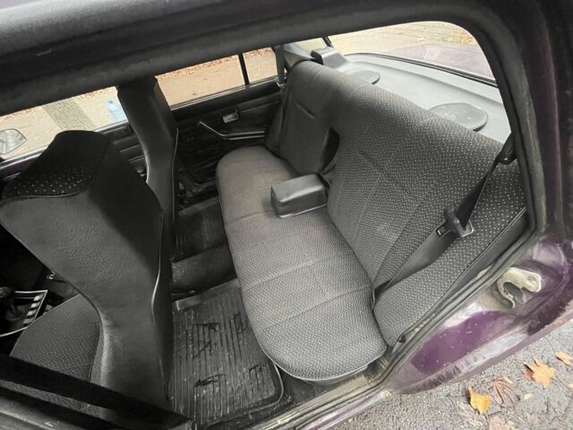 Фиолетовый ВАЗ 2107, объемом двигателя 1.5 л и пробегом 60 тыс. км за 599 $, фото 9 на Automoto.ua