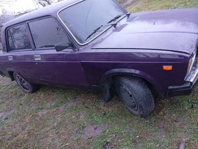 Фиолетовый ВАЗ 2107, объемом двигателя 1.5 л и пробегом 123 тыс. км за 750 $, фото 4 на Automoto.ua