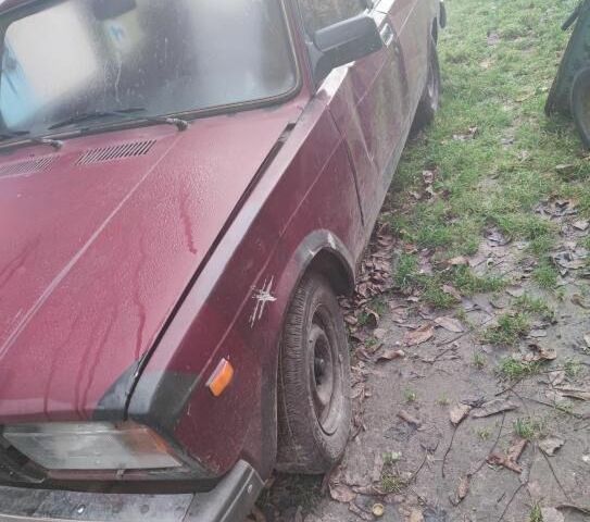 Фиолетовый ВАЗ 2107, объемом двигателя 1.5 л и пробегом 3 тыс. км за 226 $, фото 4 на Automoto.ua