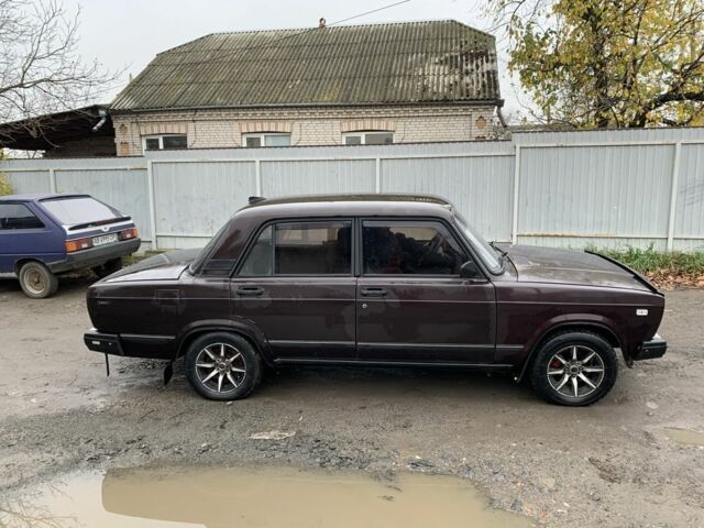 Фиолетовый ВАЗ 2107, объемом двигателя 1.5 л и пробегом 3 тыс. км за 1600 $, фото 4 на Automoto.ua