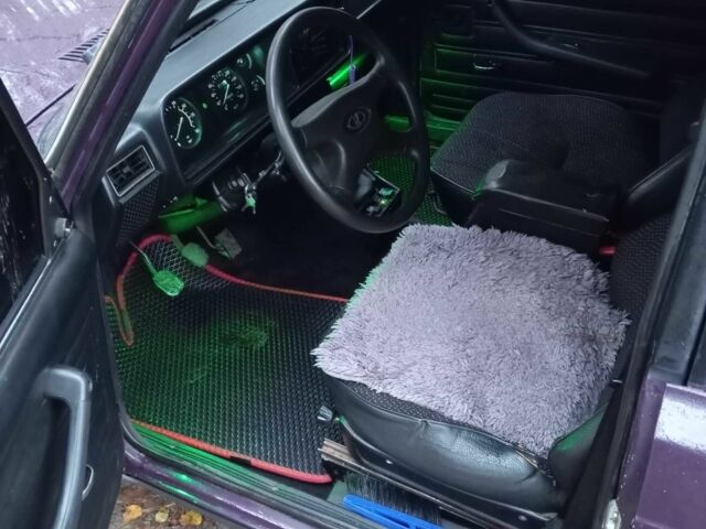 Фіолетовий ВАЗ 2107, об'ємом двигуна 1.5 л та пробігом 2 тис. км за 1300 $, фото 7 на Automoto.ua