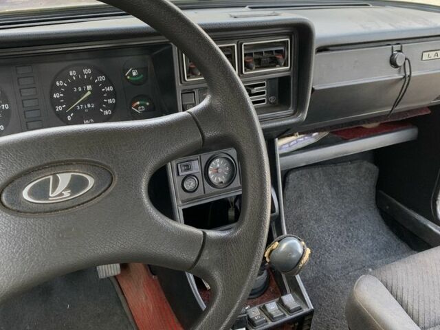 Фиолетовый ВАЗ 2107, объемом двигателя 1.5 л и пробегом 180 тыс. км за 950 $, фото 5 на Automoto.ua