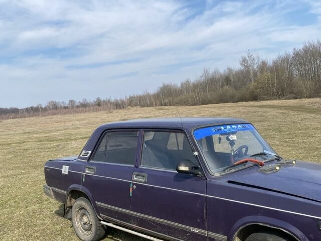 Фиолетовый ВАЗ 2107, объемом двигателя 1.5 л и пробегом 80 тыс. км за 750 $, фото 2 на Automoto.ua