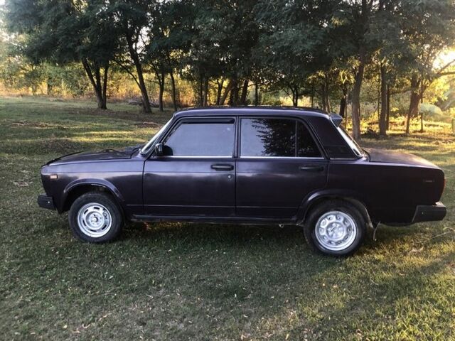 ВАЗ 2107 2005 в Жмеренке на Automoto.ua Фиолетовый ВАЗ 2107, объемом двигателя 0 л и пробегом 100 тыс. км за 788 $, фото 12 на Automoto.ua