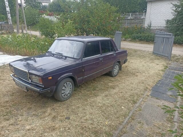 Фиолетовый ВАЗ 2107, объемом двигателя 0 л и пробегом 170 тыс. км за 750 $, фото 3 на Automoto.ua