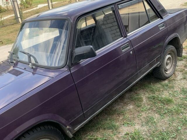 Фиолетовый ВАЗ 2107, объемом двигателя 1.5 л и пробегом 180 тыс. км за 950 $, фото 2 на Automoto.ua