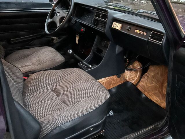 Фіолетовий ВАЗ 2107, об'ємом двигуна 1.5 л та пробігом 167 тис. км за 800 $, фото 8 на Automoto.ua