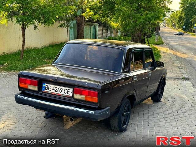 Коричневый ВАЗ 2107, объемом двигателя 1.3 л и пробегом 200 тыс. км за 799 $, фото 3 на Automoto.ua