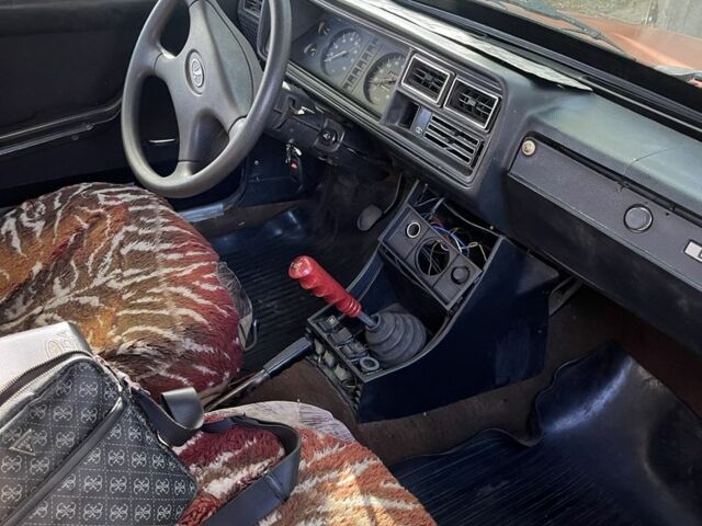 Коричневый ВАЗ 2107, объемом двигателя 1.5 л и пробегом 1000 тыс. км за 408 $, фото 2 на Automoto.ua