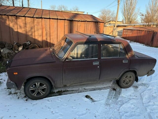 Коричневый ВАЗ 2107, объемом двигателя 1.5 л и пробегом 200 тыс. км за 900 $, фото 2 на Automoto.ua