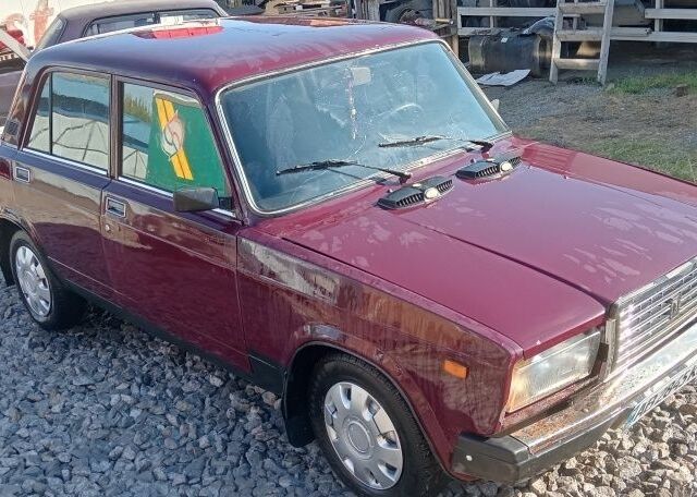 Коричневий ВАЗ 2107, об'ємом двигуна 1.5 л та пробігом 100 тис. км за 800 $, фото 1 на Automoto.ua