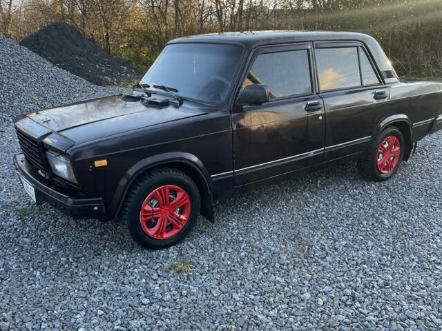 Коричневый ВАЗ 2107, объемом двигателя 1.6 л и пробегом 120 тыс. км за 1099 $, фото 1 на Automoto.ua