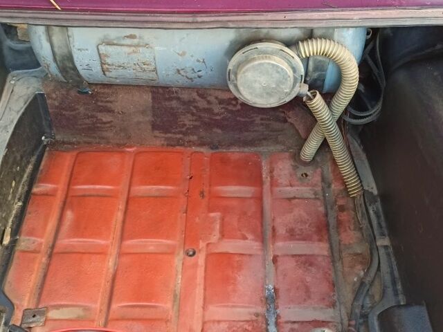 Красный ВАЗ 2107, объемом двигателя 0 л и пробегом 2 тыс. км за 591 $, фото 9 на Automoto.ua