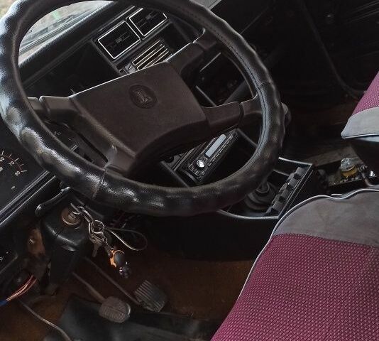 Красный ВАЗ 2107, объемом двигателя 0 л и пробегом 2 тыс. км за 591 $, фото 2 на Automoto.ua