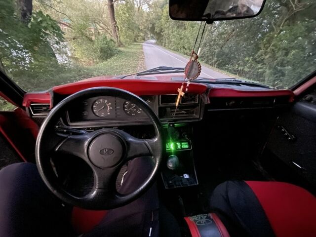 ВАЗ 2107 1989 в Каменце-Подольском на Automoto.ua Красный ВАЗ 2107, объемом двигателя 1.5 л и пробегом 94 тыс. км за 321 $, фото 2 на Automoto.ua