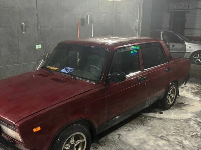 Красный ВАЗ 2107, объемом двигателя 1.6 л и пробегом 3 тыс. км за 550 $, фото 5 на Automoto.ua