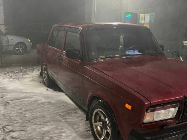 Красный ВАЗ 2107, объемом двигателя 1.6 л и пробегом 3 тыс. км за 550 $, фото 1 на Automoto.ua