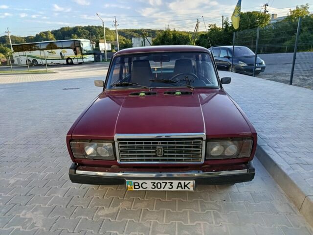 Красный ВАЗ 2107, объемом двигателя 1 л и пробегом 90 тыс. км за 1300 $, фото 1 на Automoto.ua