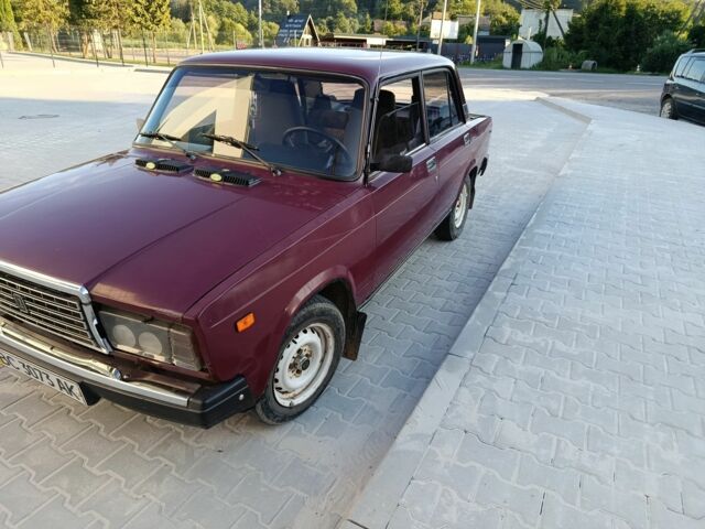 Красный ВАЗ 2107, объемом двигателя 1 л и пробегом 90 тыс. км за 1200 $, фото 2 на Automoto.ua