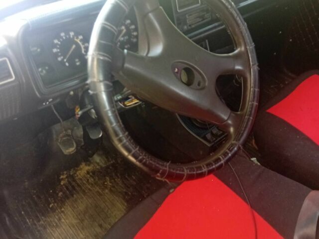 Красный ВАЗ 2107, объемом двигателя 1.3 л и пробегом 3 тыс. км за 750 $, фото 3 на Automoto.ua