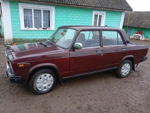 Красный ВАЗ 2107, объемом двигателя 1.5 л и пробегом 2 тыс. км за 1072 $, фото 5 на Automoto.ua