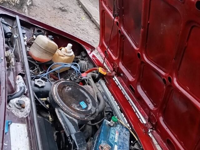 Красный ВАЗ 2107, объемом двигателя 1.5 л и пробегом 2 тыс. км за 1072 $, фото 1 на Automoto.ua