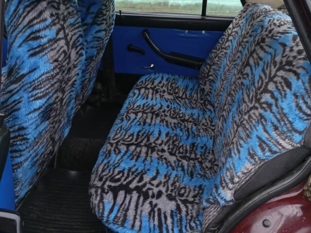 Красный ВАЗ 2107, объемом двигателя 1.5 л и пробегом 2 тыс. км за 1072 $, фото 4 на Automoto.ua