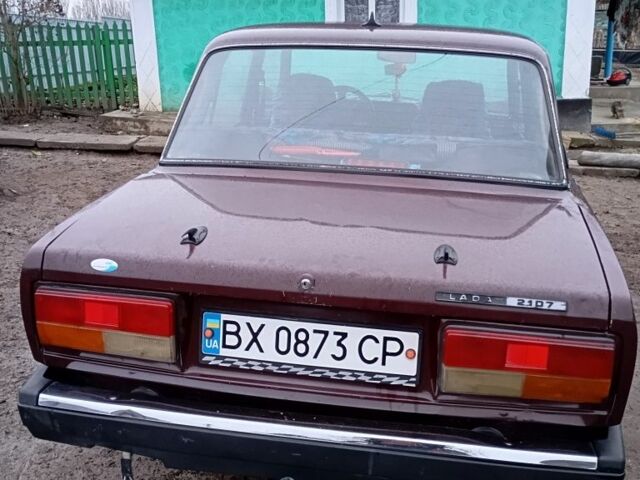 Красный ВАЗ 2107, объемом двигателя 1.5 л и пробегом 2 тыс. км за 1072 $, фото 6 на Automoto.ua