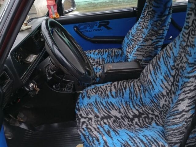 Красный ВАЗ 2107, объемом двигателя 1.5 л и пробегом 2 тыс. км за 1072 $, фото 3 на Automoto.ua