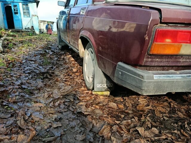 Красный ВАЗ 2107, объемом двигателя 1.5 л и пробегом 83 тыс. км за 800 $, фото 3 на Automoto.ua