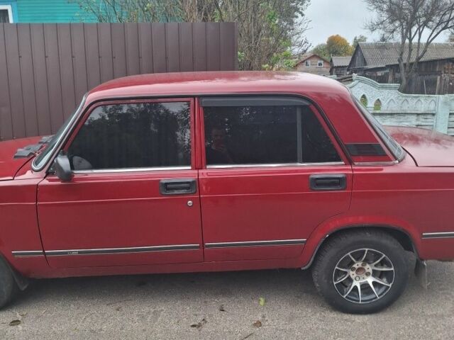 Червоний ВАЗ 2107, об'ємом двигуна 0 л та пробігом 300 тис. км за 1070 $, фото 1 на Automoto.ua