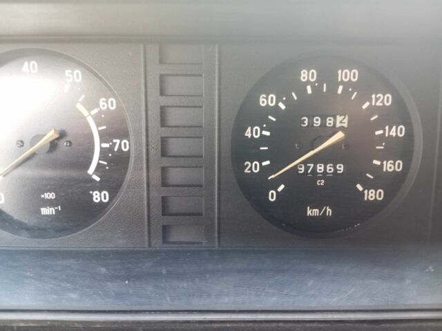 Красный ВАЗ 2107, объемом двигателя 1.6 л и пробегом 3 тыс. км за 567 $, фото 3 на Automoto.ua