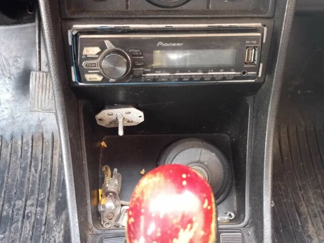 Красный ВАЗ 2107, объемом двигателя 1.6 л и пробегом 3 тыс. км за 567 $, фото 8 на Automoto.ua