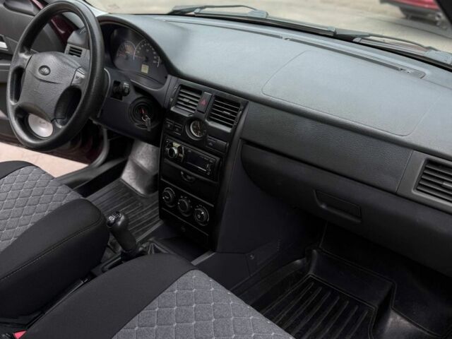 Червоний ВАЗ 2107, об'ємом двигуна 1.6 л та пробігом 157 тис. км за 3000 $, фото 4 на Automoto.ua