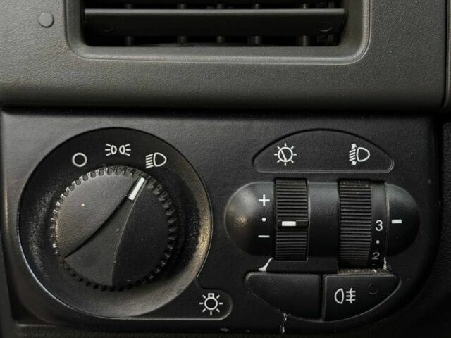 Червоний ВАЗ 2107, об'ємом двигуна 1.6 л та пробігом 157 тис. км за 3000 $, фото 15 на Automoto.ua