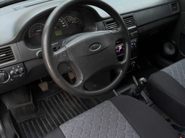 Червоний ВАЗ 2107, об'ємом двигуна 1.6 л та пробігом 157 тис. км за 3000 $, фото 13 на Automoto.ua