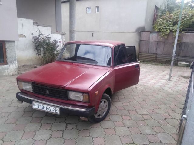 Красный ВАЗ 2107, объемом двигателя 1.6 л и пробегом 100 тыс. км за 404 $, фото 1 на Automoto.ua