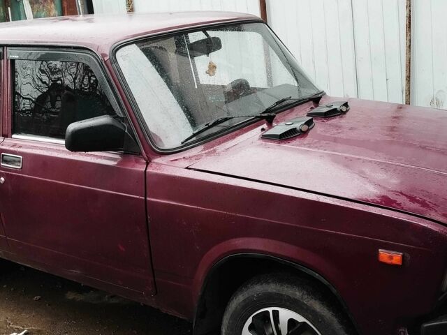 Красный ВАЗ 2107, объемом двигателя 1.7 л и пробегом 25 тыс. км за 424 $, фото 1 на Automoto.ua