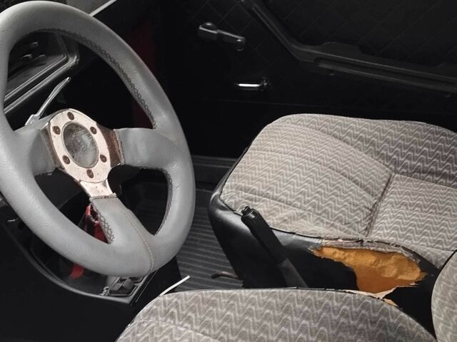 Красный ВАЗ 2107, объемом двигателя 1.7 л и пробегом 25 тыс. км за 424 $, фото 5 на Automoto.ua