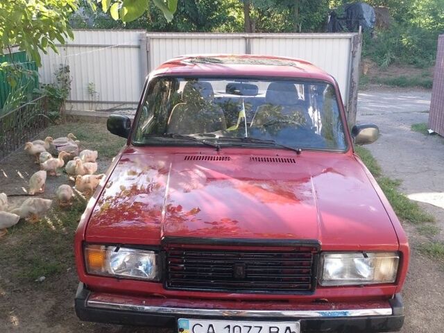 Красный ВАЗ 2107, объемом двигателя 0 л и пробегом 180 тыс. км за 713 $, фото 2 на Automoto.ua