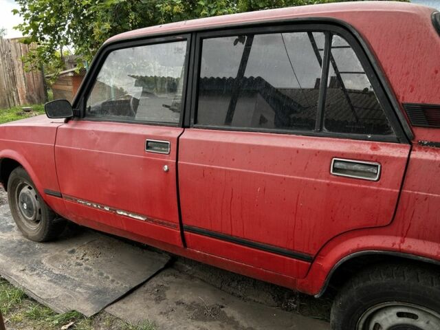 Красный ВАЗ 2107, объемом двигателя 1.5 л и пробегом 168 тыс. км за 420 $, фото 3 на Automoto.ua