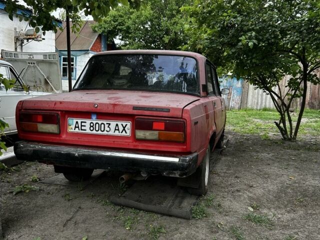 Красный ВАЗ 2107, объемом двигателя 1.5 л и пробегом 168 тыс. км за 420 $, фото 1 на Automoto.ua