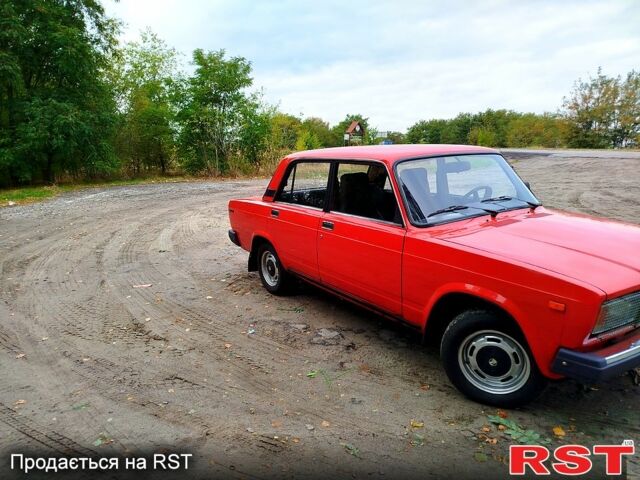 Червоний ВАЗ 2107, об'ємом двигуна 1.5 л та пробігом 129 тис. км за 1100 $, фото 3 на Automoto.ua