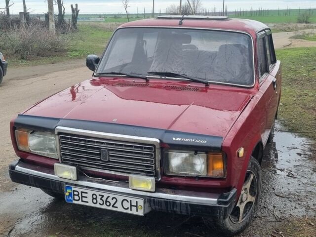 Красный ВАЗ 2107, объемом двигателя 1.5 л и пробегом 179 тыс. км за 600 $, фото 1 на Automoto.ua